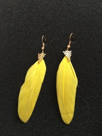 Boucles d'oreilles pendantes avec plumes jaunes acheter vendre