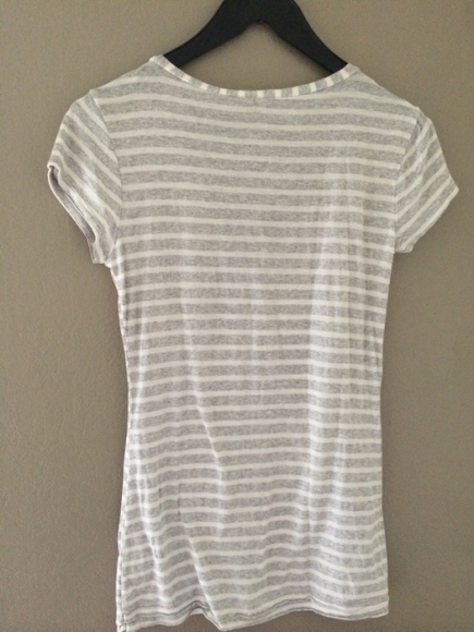 Tee-shirt blanc et gris rayé taille unique acheter vendre