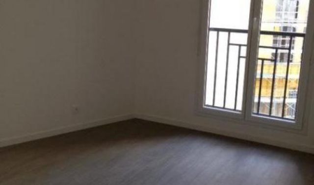joli Appartement 3 pièce(s) 2 chambre(s) rue Willy Brandt à Clichy   acheter vendre