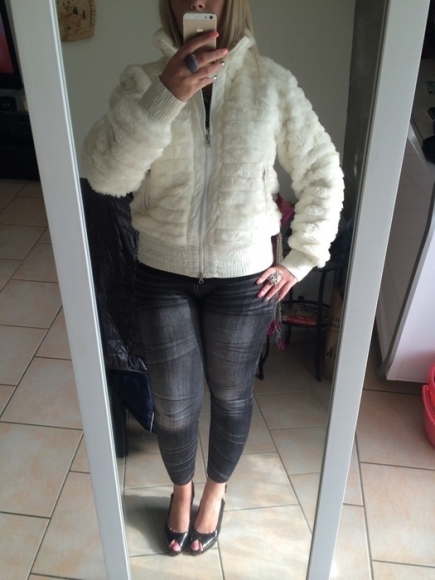 Veste blanche en poils synthétiques taille 2 acheter vendre